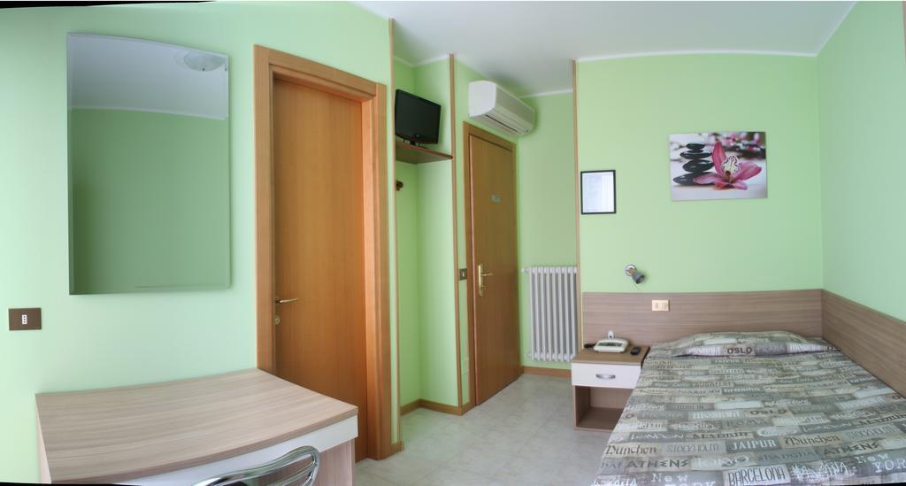 Esperia Hotel